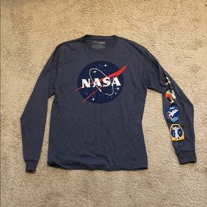 Men’s medium nasa long sleeve t-shirt
